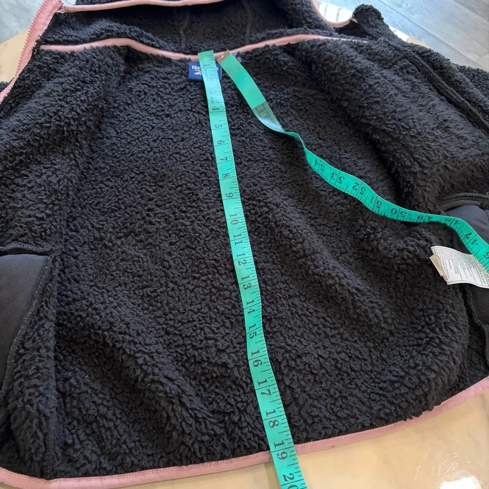 Reebok Girls Black Fleece Zip Up Hoodie Jacket.